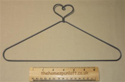 12" Heart Wire Quilt Hanger