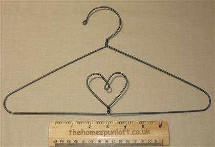12" Heart Wire Quilt Hanger with Hook