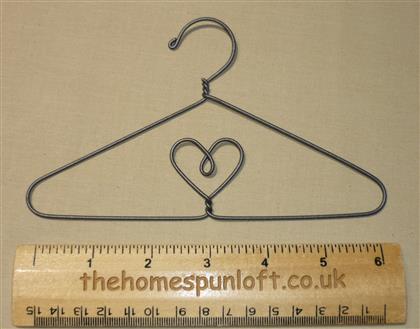 6" Heart Wire Quilt Hanger with Hook