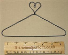 7.5" Heart wire quilt hanger