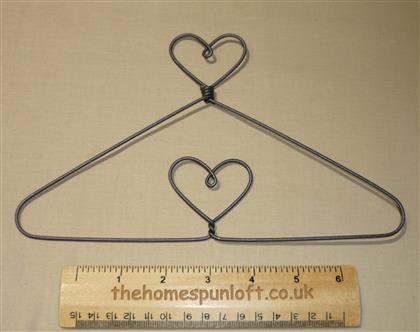 9" Heart top and centre quilt hanger