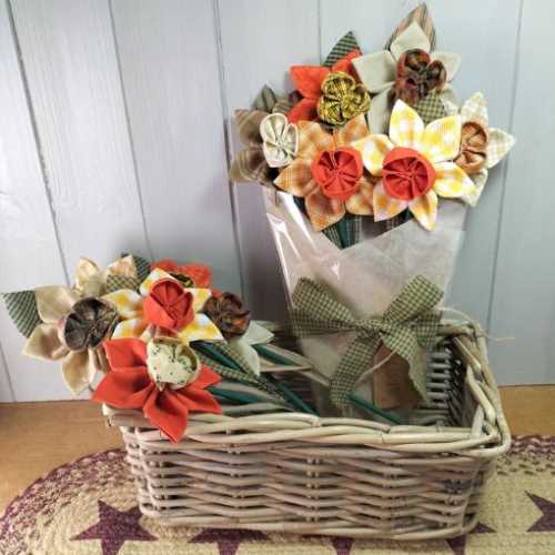 Primitive Fabric Daffodil Flower Bouquet C - The Homespun Loft