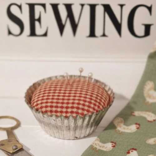 Red Tan Homespun Pin Cushion in Vintage Tart Tin - The Homespun Loft