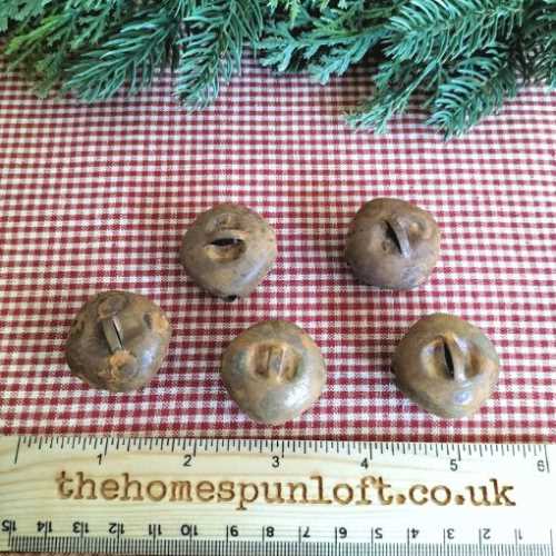 30mm Rusty Tin Primitive Bell - The Homespun Loft