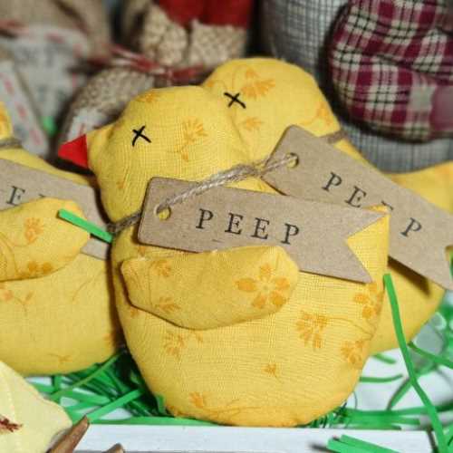 PEEP Easter Spring Primitive Chick with Tag - The Homespun Loft