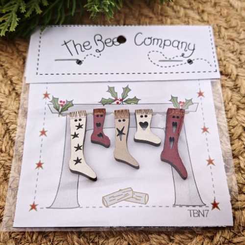 5 Primitive Christmas Stocking Wooden Buttons - The Homespun Loft