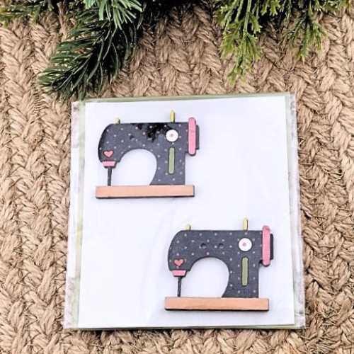 2 Sewing Machines Wooden Buttons - The Homespun Loft