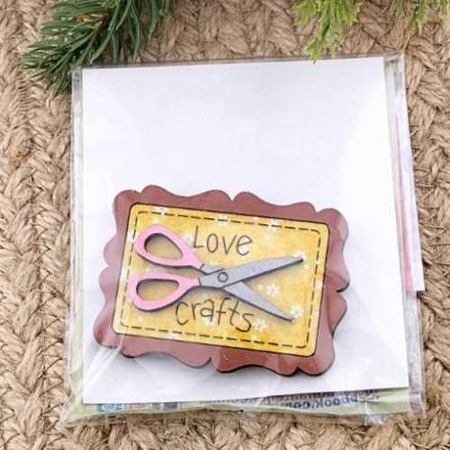 Love Crafts Quilter's Wooden BROOCH - The Homespun Loft