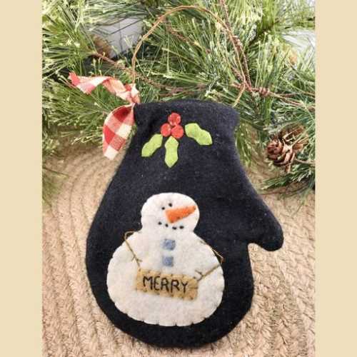 Primitive Winter Snowman Felt Christmas Decoration - The Homespun Loft