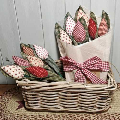 Primitive Fabric Flower Bouquet of Tulips - The Homespun Loft