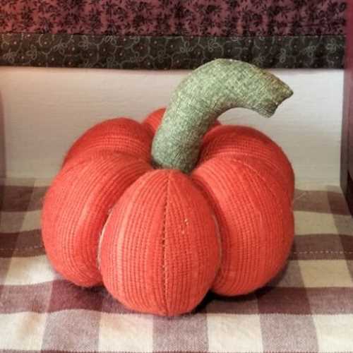 Small Primitive Handmade Autumn Pumpkin No. 3 - The Homespun Loft