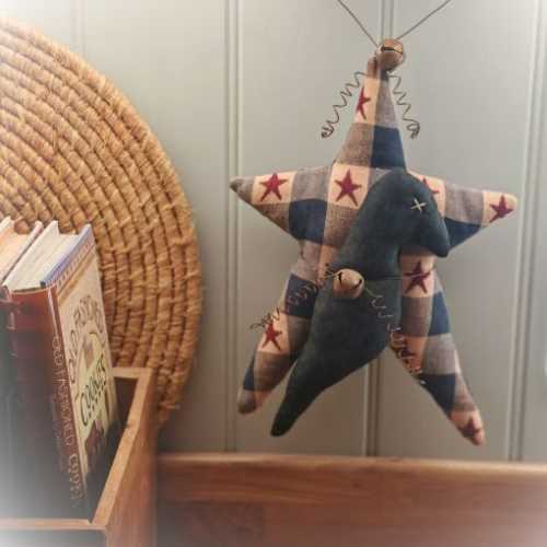 10" Primitive Star and Crow Hanging Decoration - The Homespun Loft