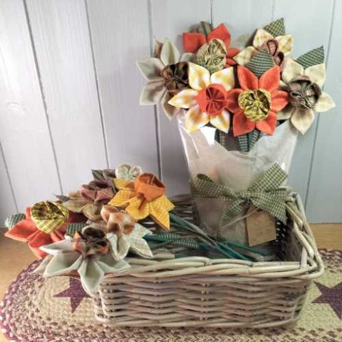 Primitive Fabric Daffodil Flower Bouquet F - The Homespun Loft