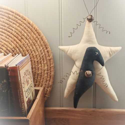 10" Hanging Primitive Cream Crow and Star Decor - The Homespun Loft