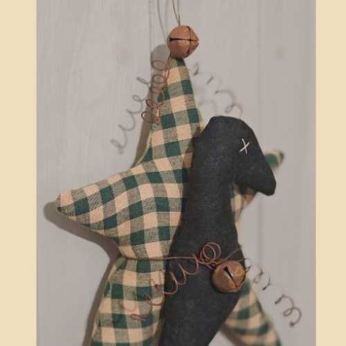 10" Primitive Crow Green Homespun Star Rusty Tin - The Homespun Loft