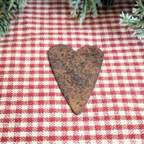 4cm Rusty Tin Primitive Heart - The Homespun Loft