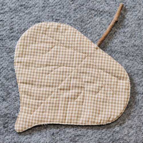 Handmade Quilted Fabric Cream Homespun Autumn Leaf - The Homespun Loft