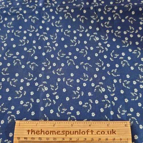 FQ Light Navy and Cream Flower Sprays Fabric - The Homespun Loft