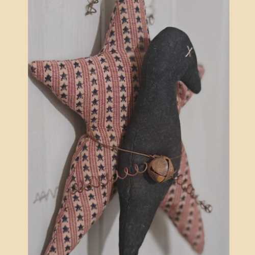 10" Primitive Crow and Homespun Star Rusty Tin - The Homespun Loft