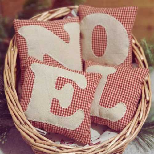 Set of 4 NOEL Christmas Primitive Mini Cushions - The Homespun Loft