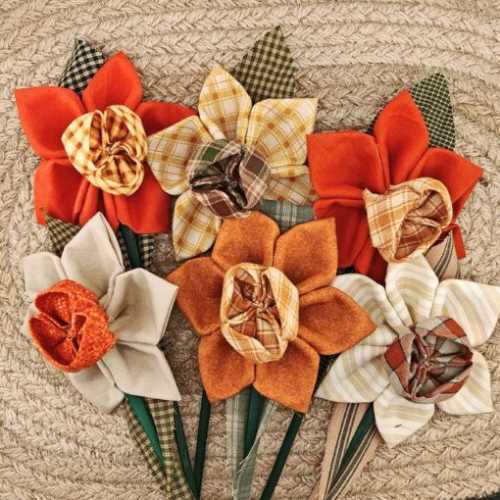 Primitive Fabric Daffodil Flower Bouquet A2 - The Homespun Loft