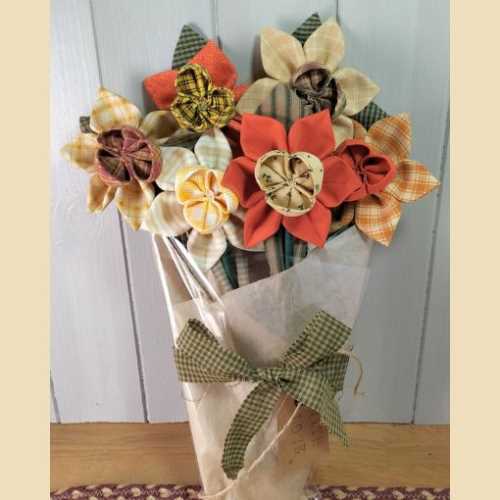 Primitive Fabric Daffodil Flower Bouquet B - The Homespun Loft