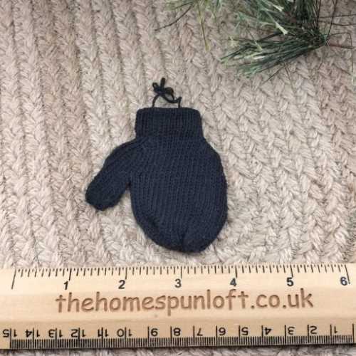 Black Mitten Christmas Decoration - The Homespun Loft