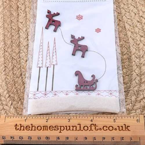 Primitive Christmas Sleigh and Reindeer Buttons - The Homespun Loft