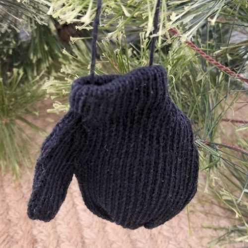 Black Mitten Christmas Decoration - The Homespun Loft