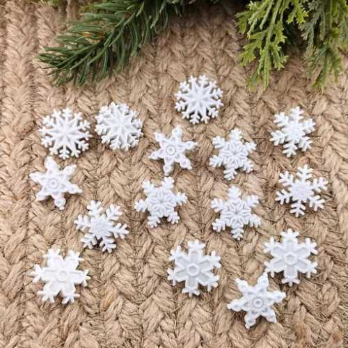 Christmas Winter SNOW Snowflakes Buttons - The Homespun Loft