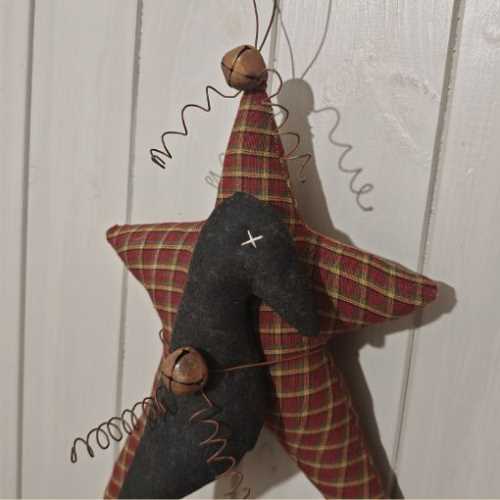 10" Primitive Crow Homespun Star Rusty Tin - The Homespun Loft