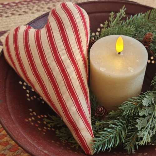 8" Primitive Red/Tea Padded Heart Bowl Filler - The Homespun Loft