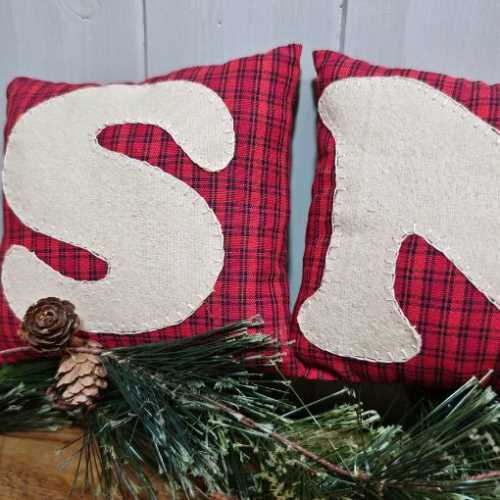 Set of 4 SNOW Primitive Homespun Mini Cushions - The Homespun Loft